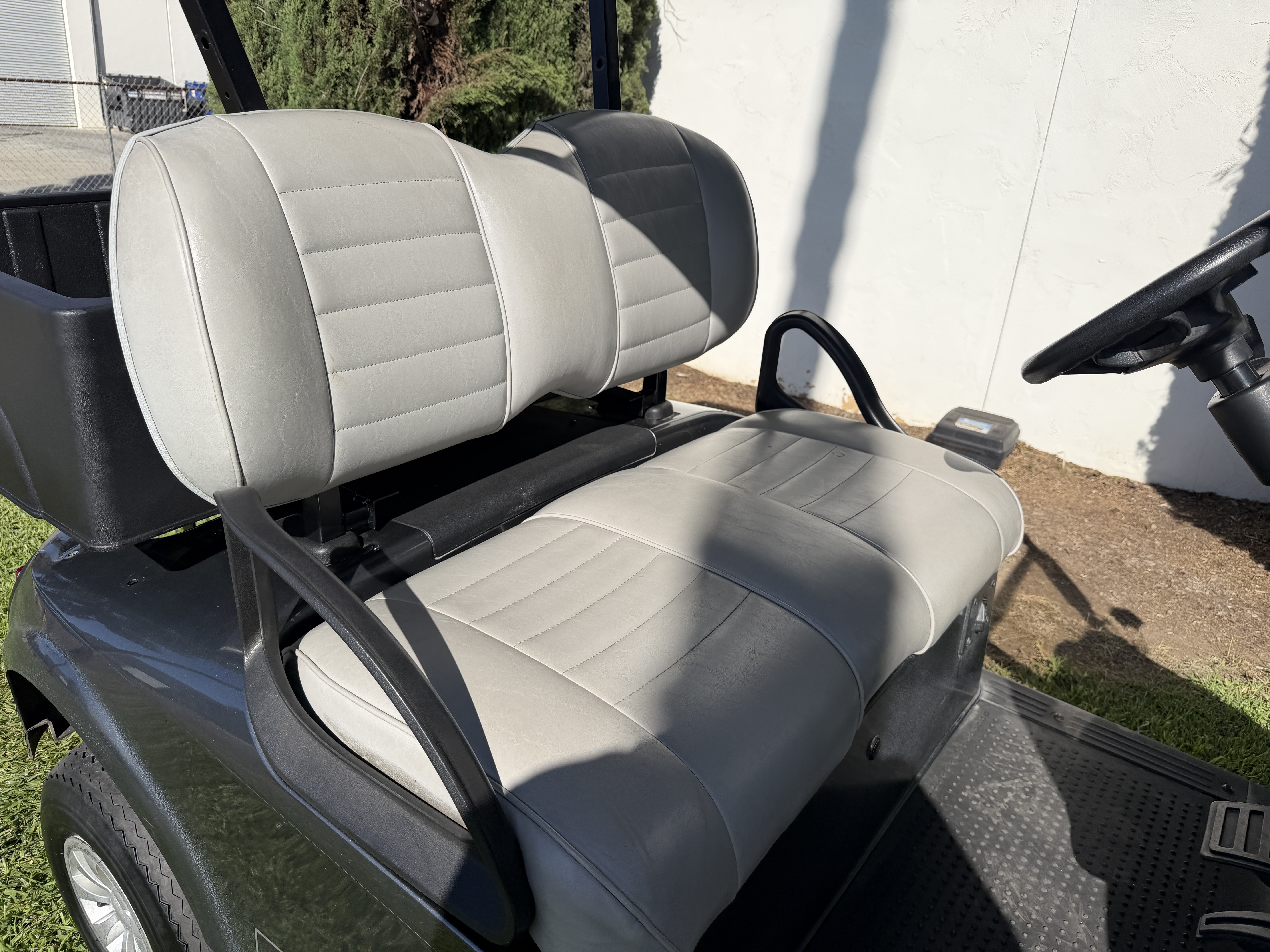 2023 E-Z-GO RXV Golf Car - Electric