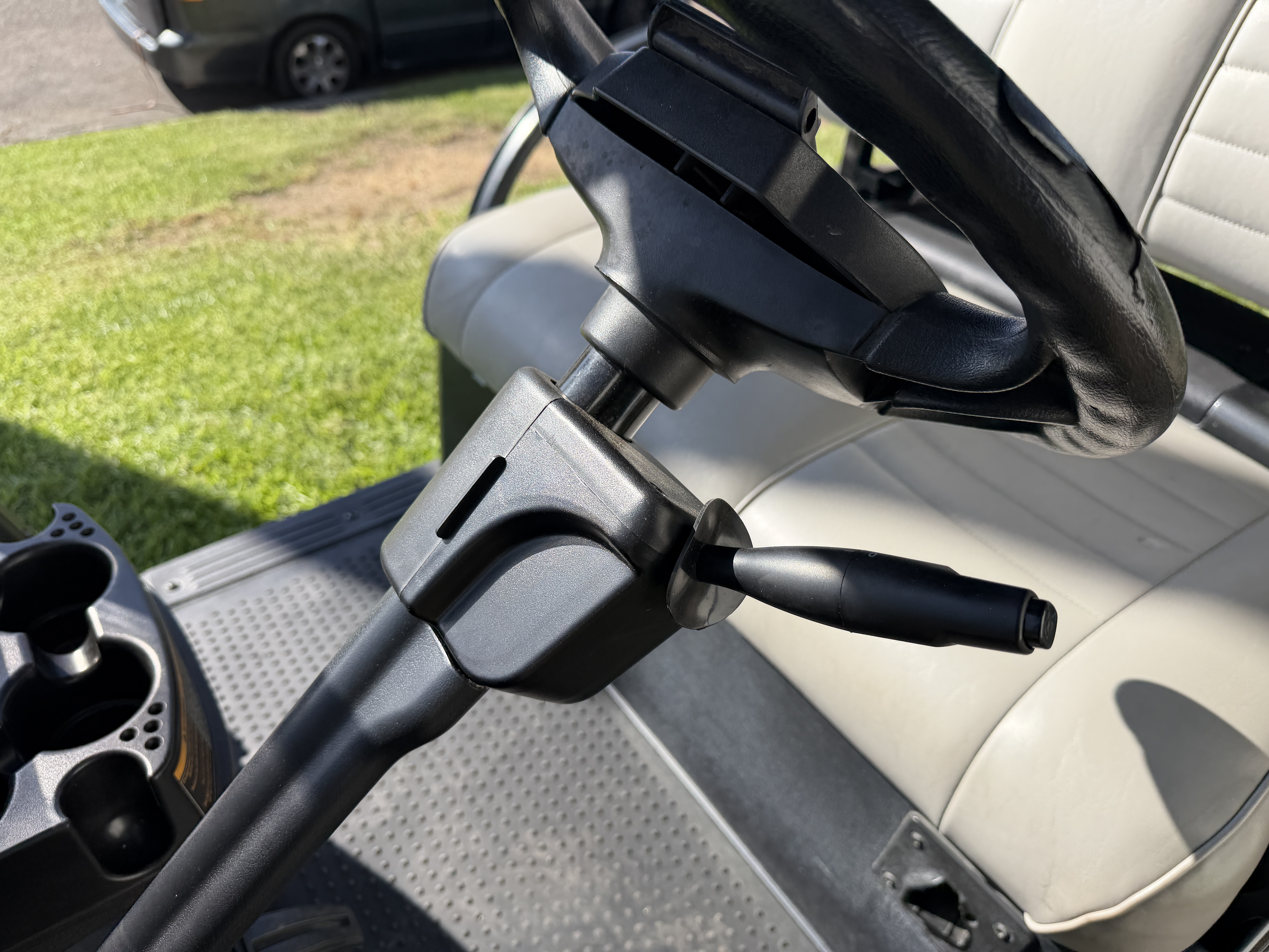 2023 E-Z-GO RXV Golf Car - Electric