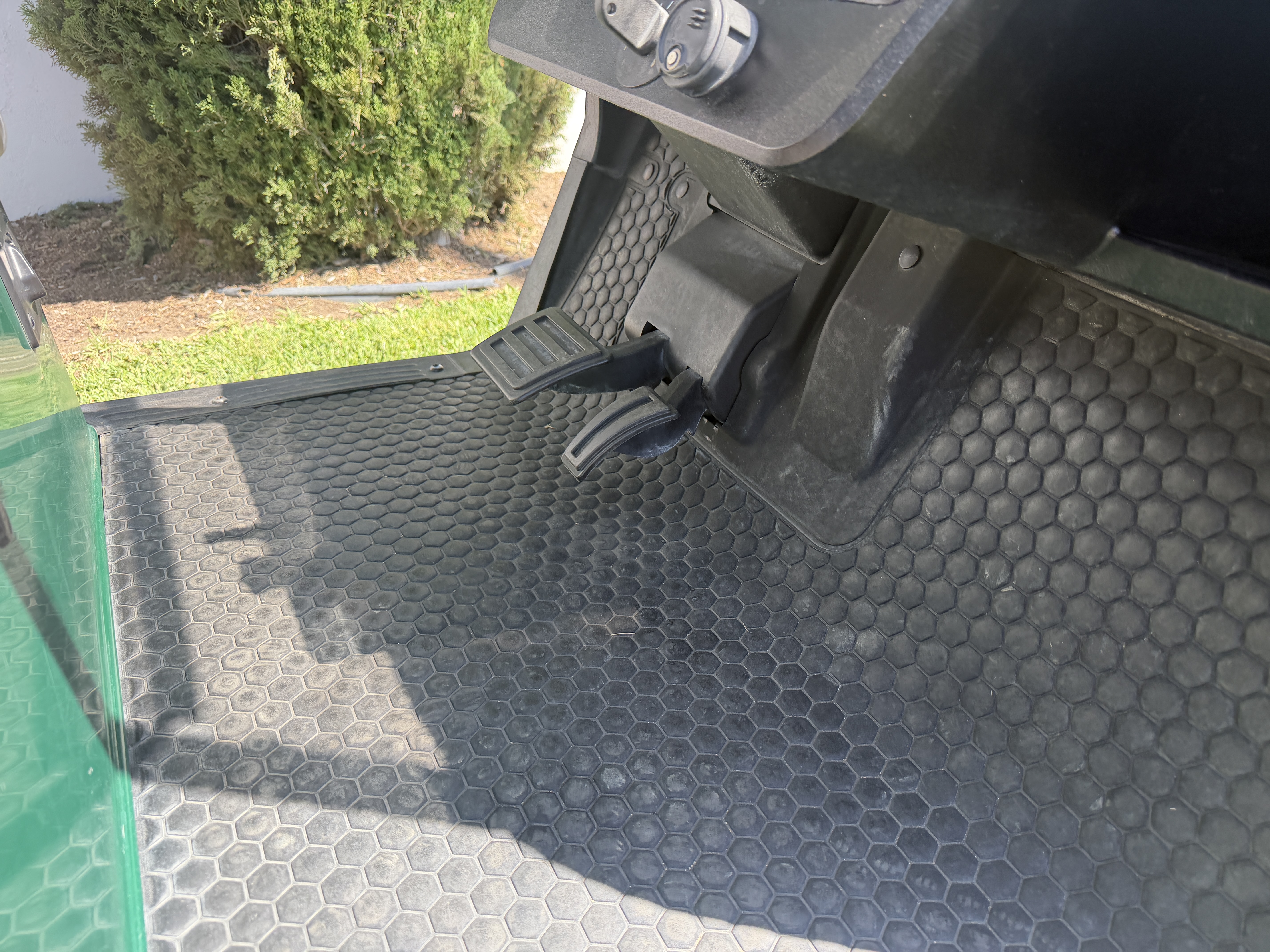 2024 E-Z-GO Freedom RXV ELiTE Lithium Golf Car - Electric
