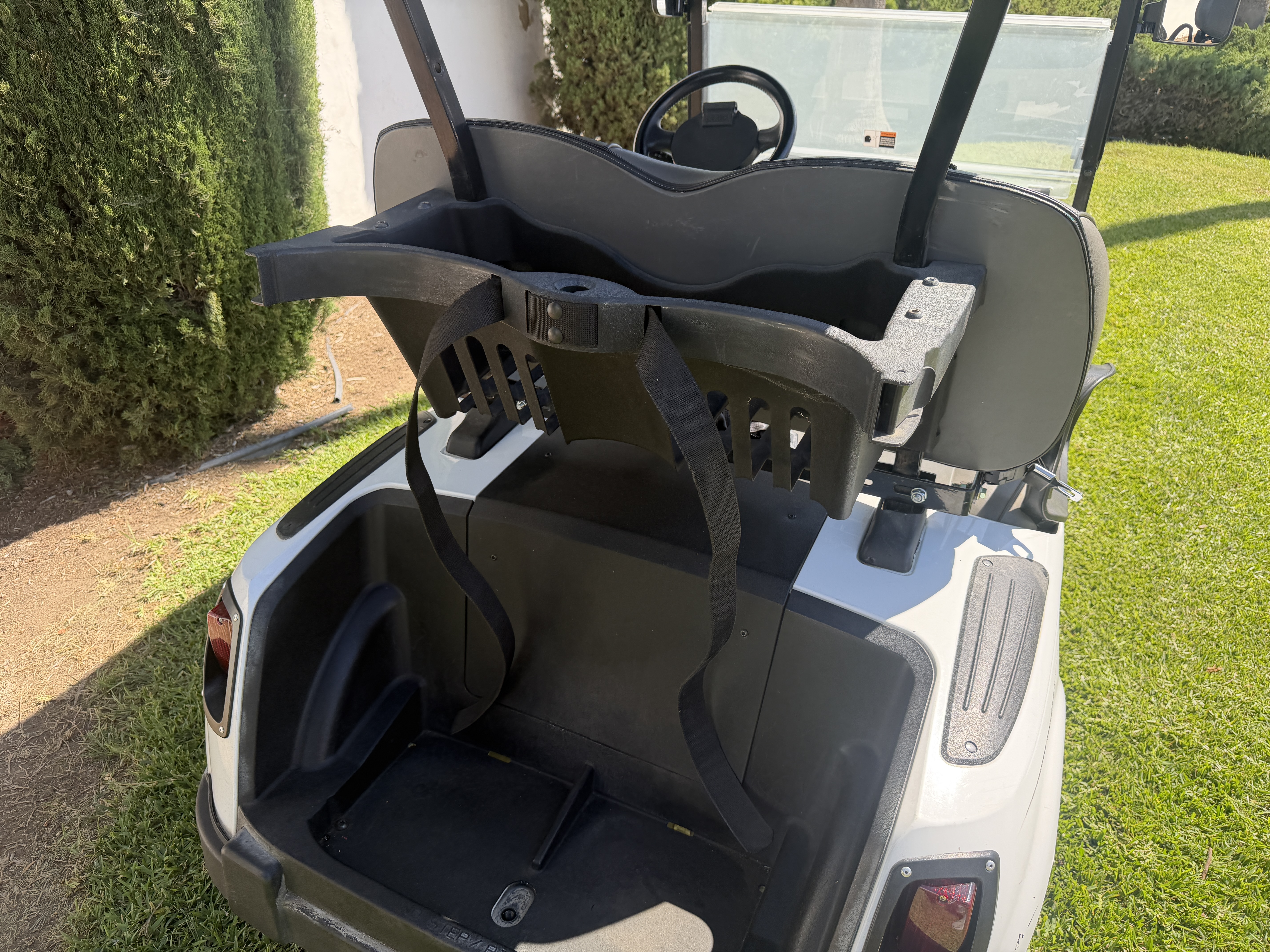 2022 E-Z-GO Freedom RXV STREET LEGAL