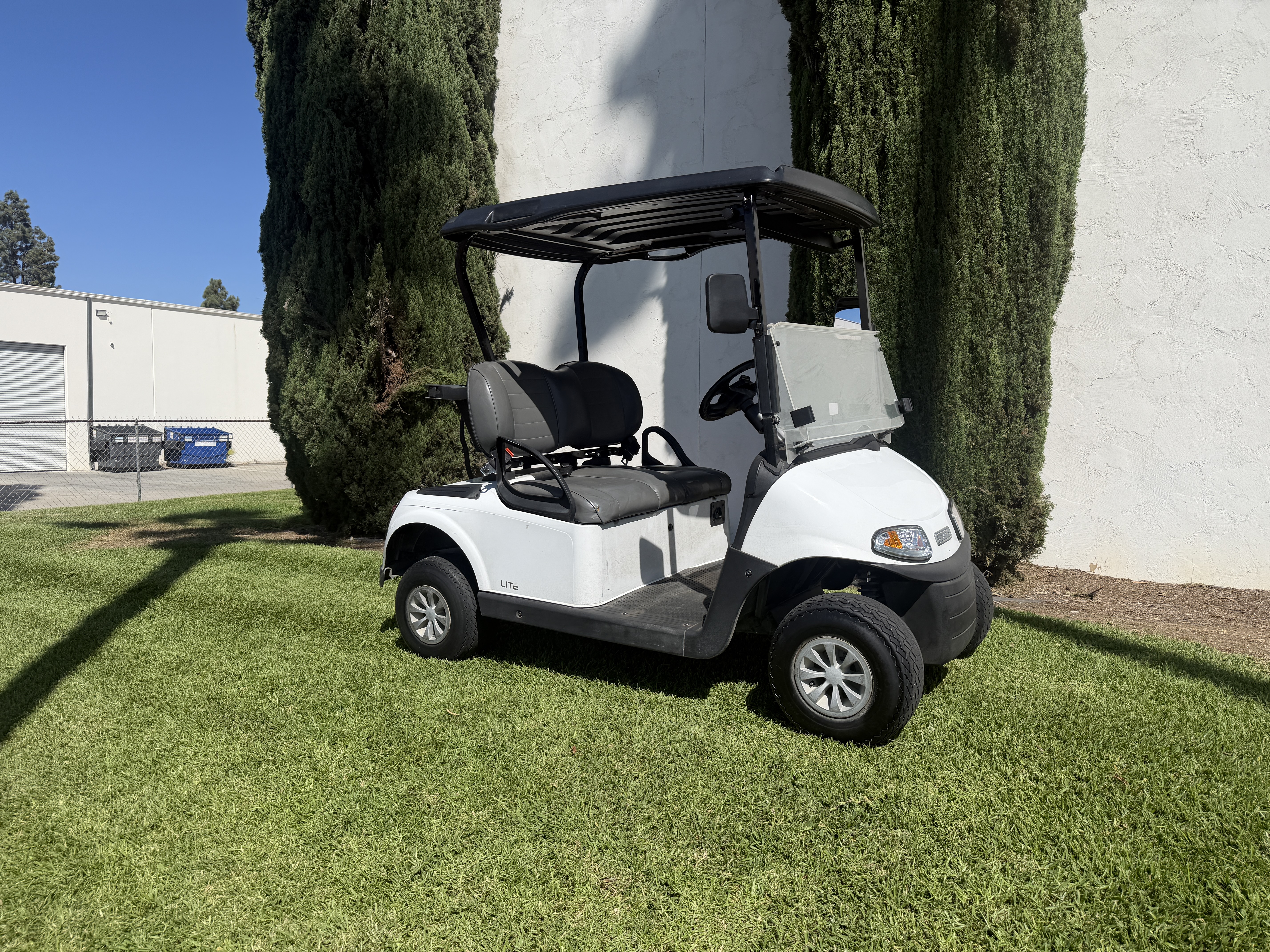 2022 E-Z-GO Freedom RXV STREET LEGAL