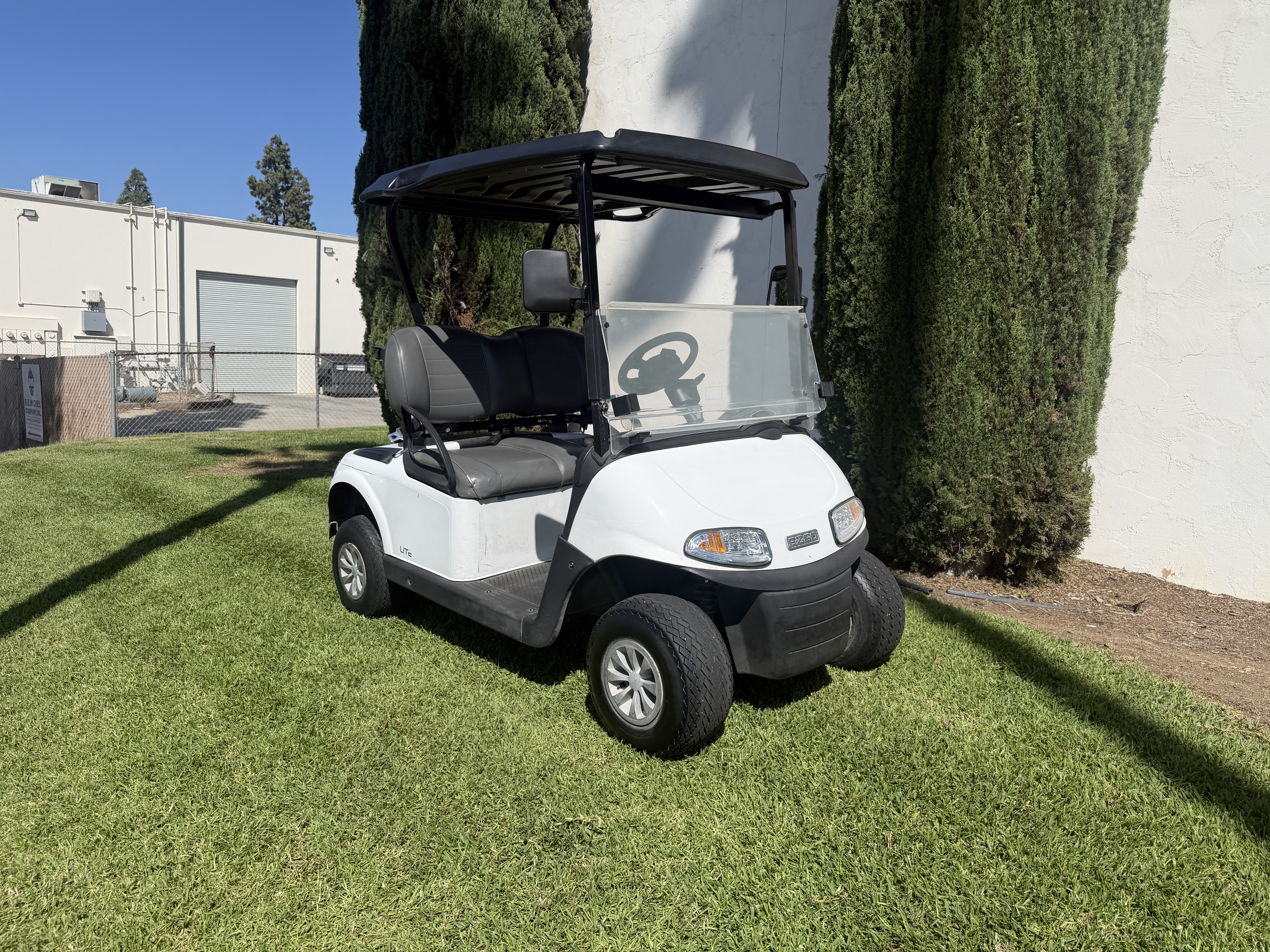 2022 E-Z-GO Freedom RXV STREET LEGAL