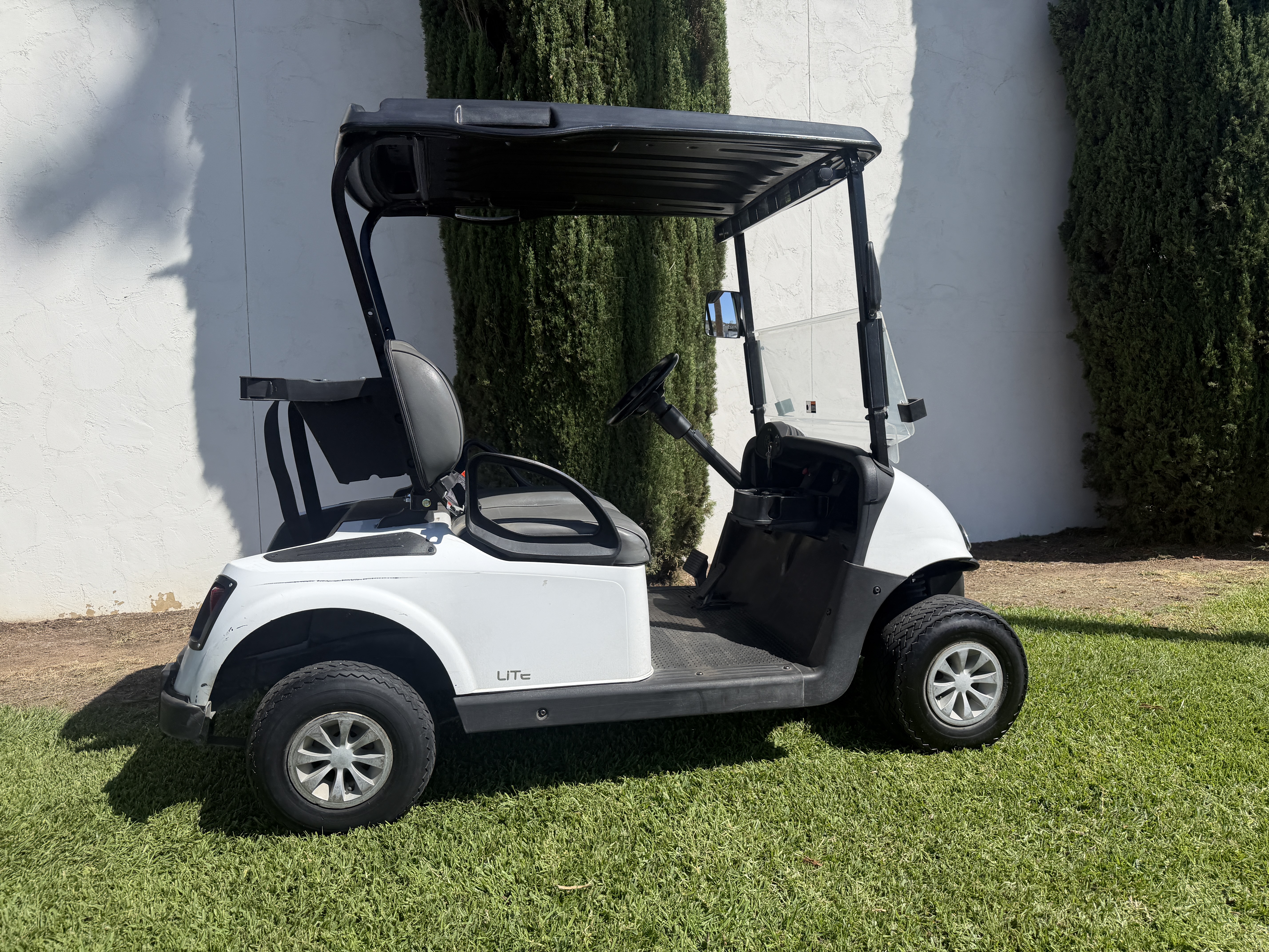 2022 E-Z-GO Freedom RXV STREET LEGAL