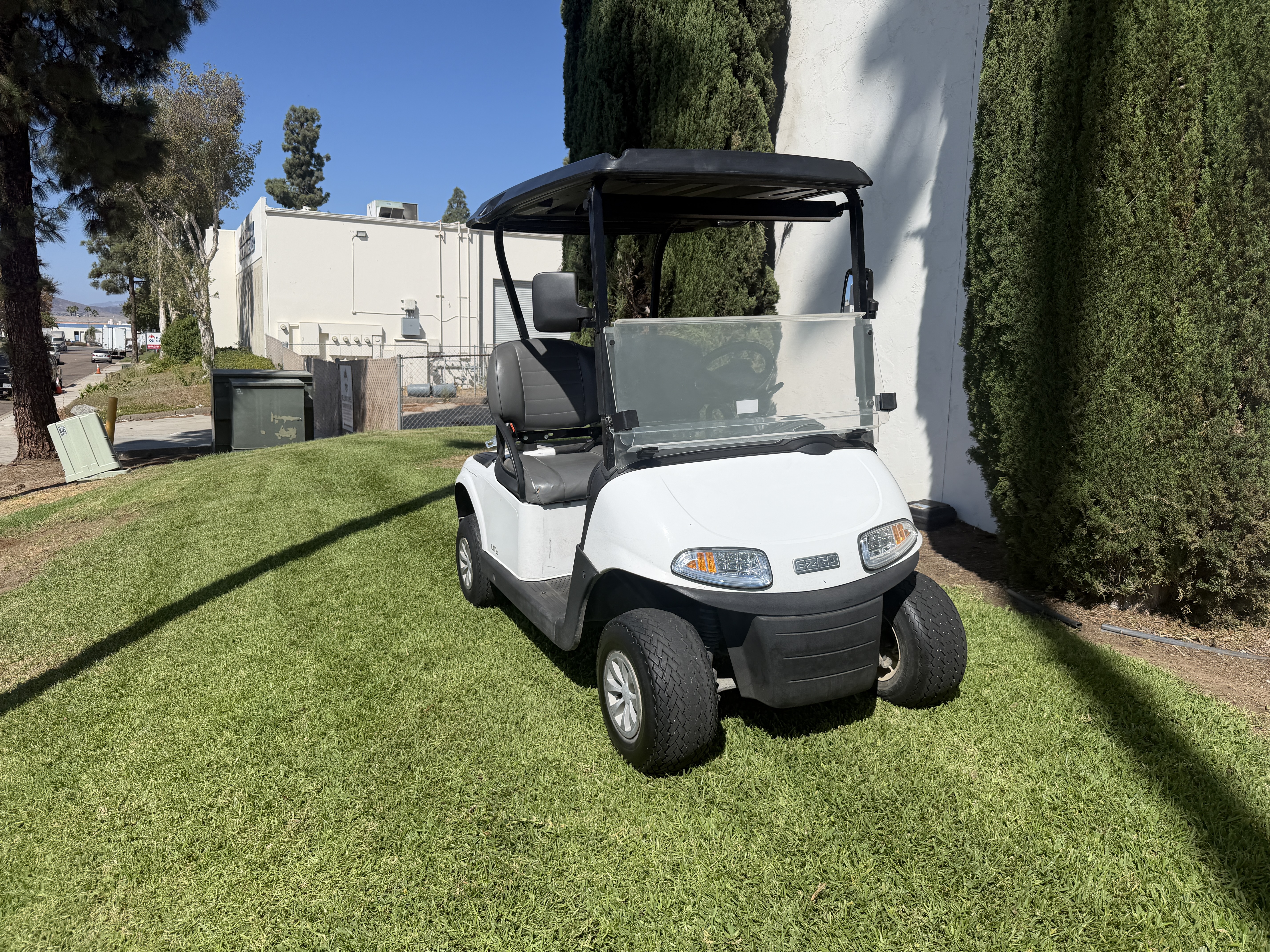 2022 E-Z-GO Freedom RXV STREET LEGAL