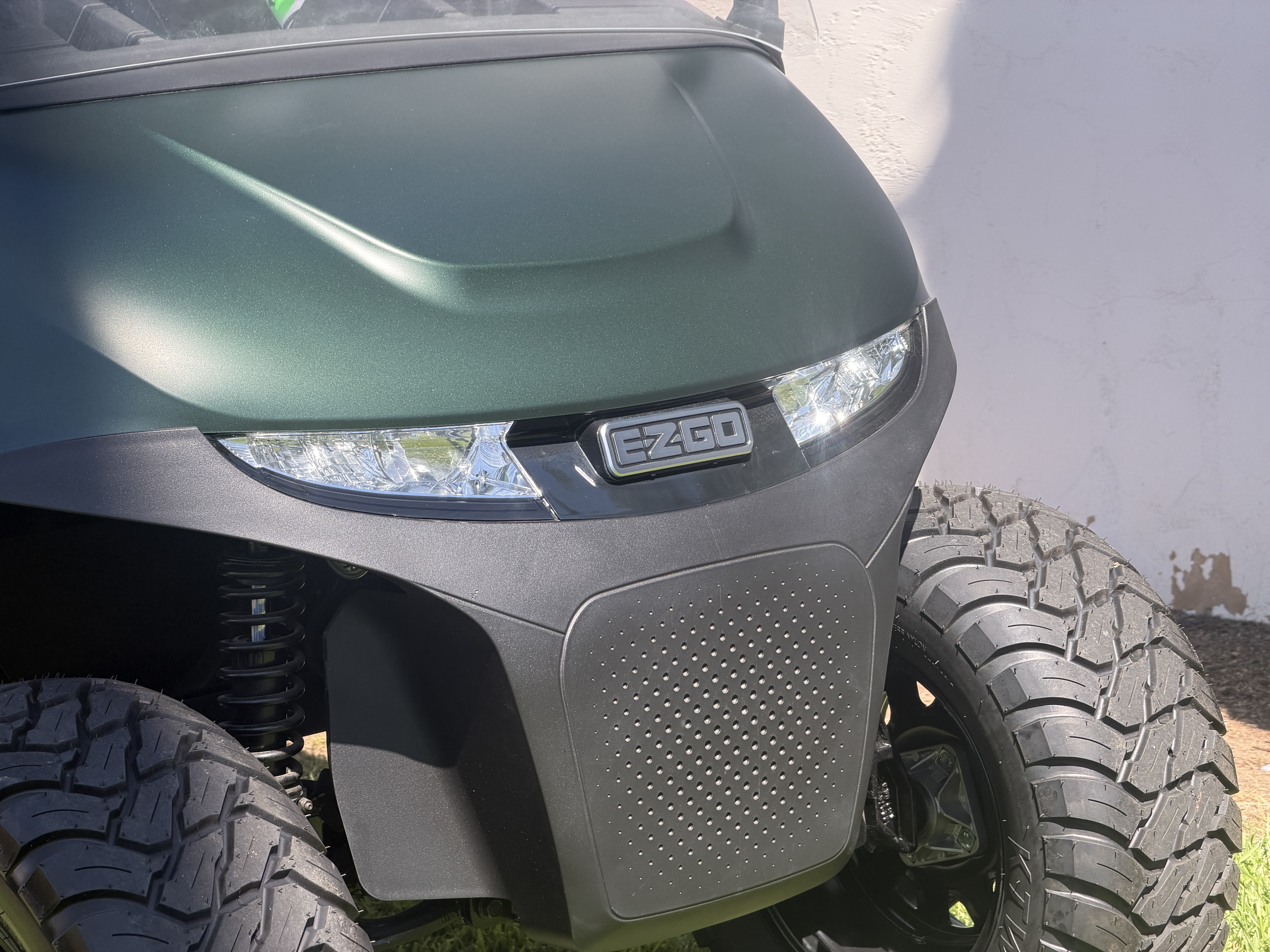 2026 E-Z-GO RXV 4 Valor S 48V STREET LEGAL