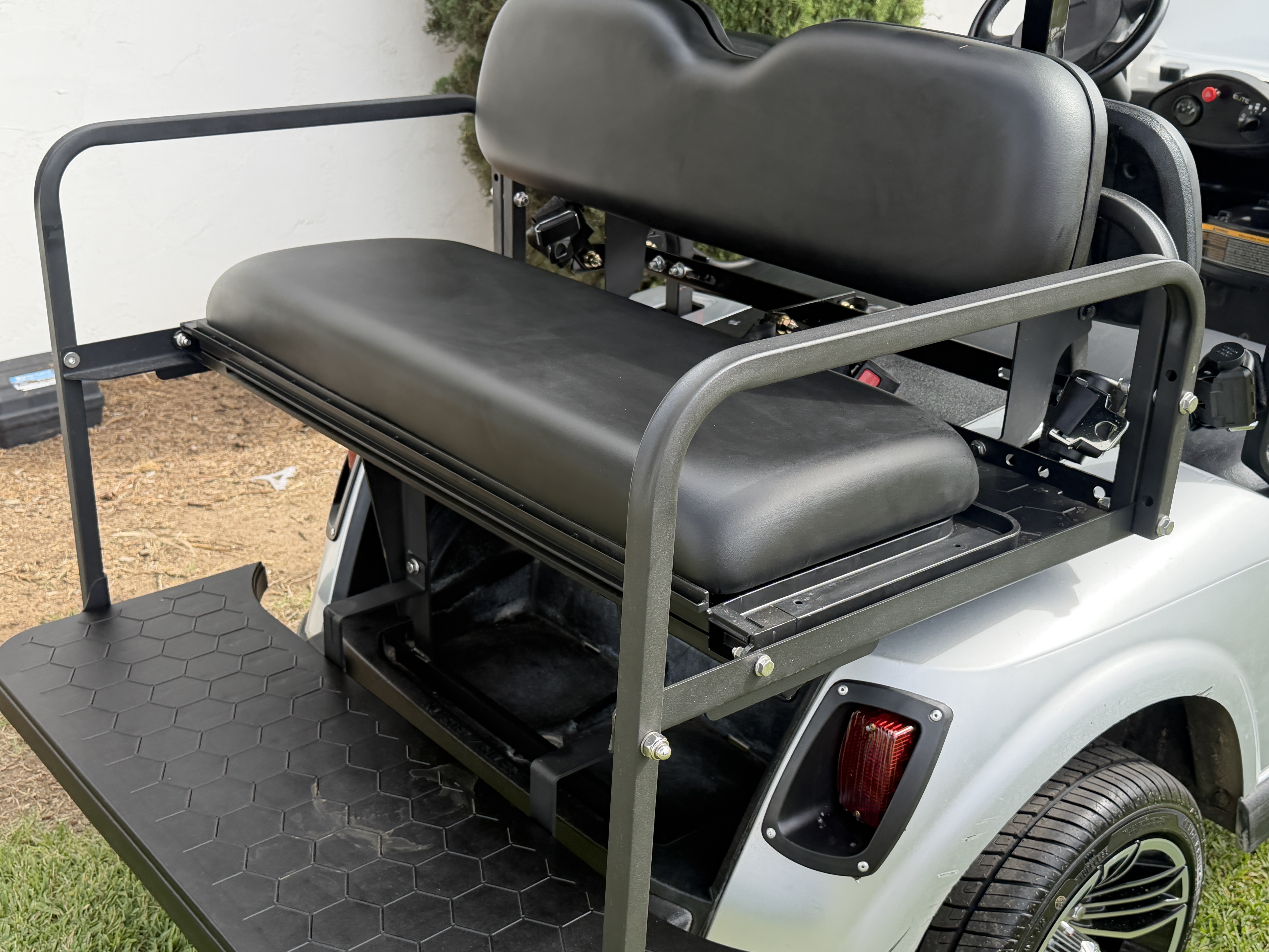 2020 E-Z-GO Freedom RXV ELiTE STREET LEGAL
