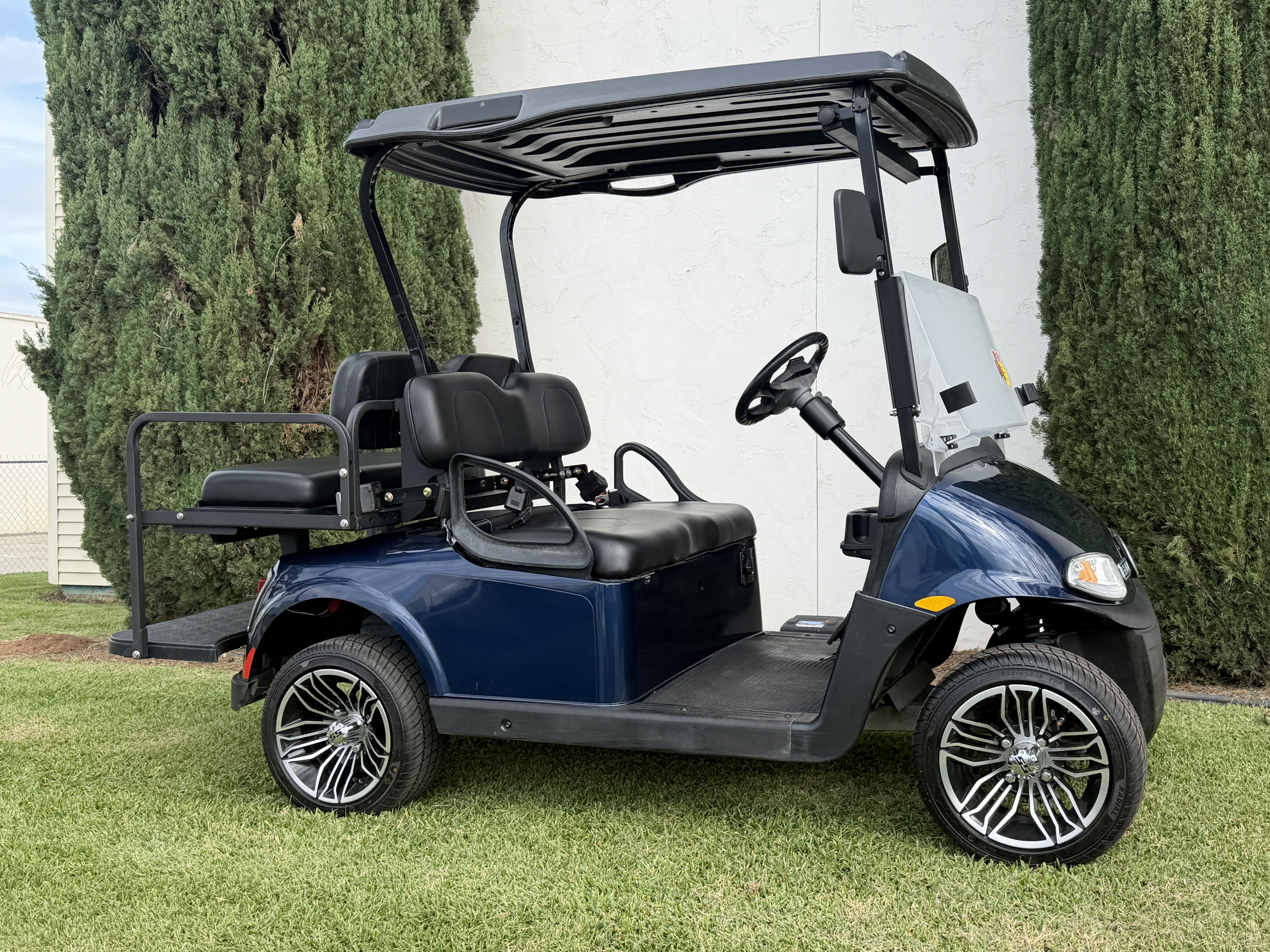 2020 E-Z-GO Freedom RXV ELiTE STREET LEGAL