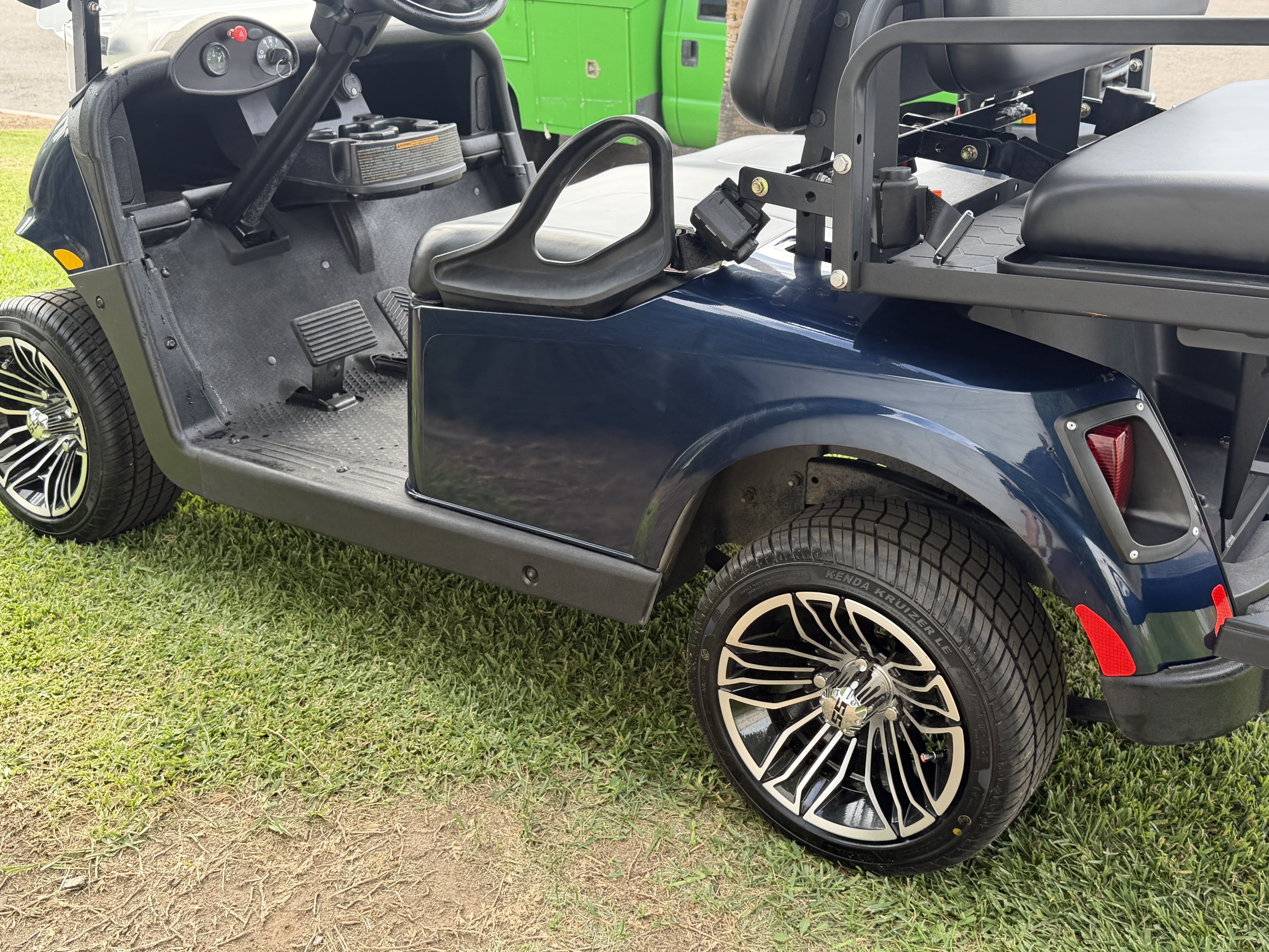 2020 E-Z-GO Freedom RXV ELiTE STREET LEGAL