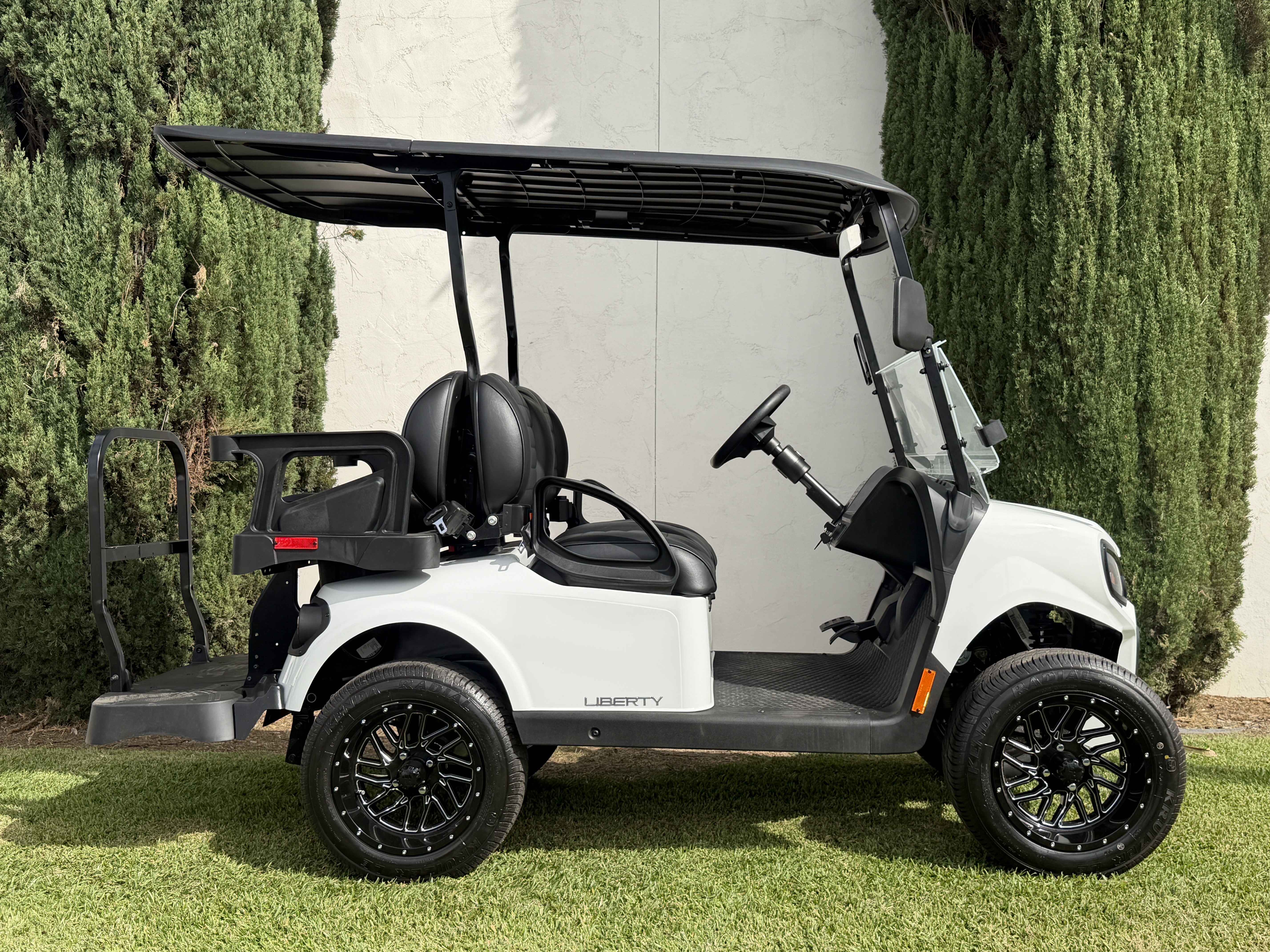 2027 E-Z-GO Liberty 4 X ELiTE Lithium Powertrain STREET LEGAL