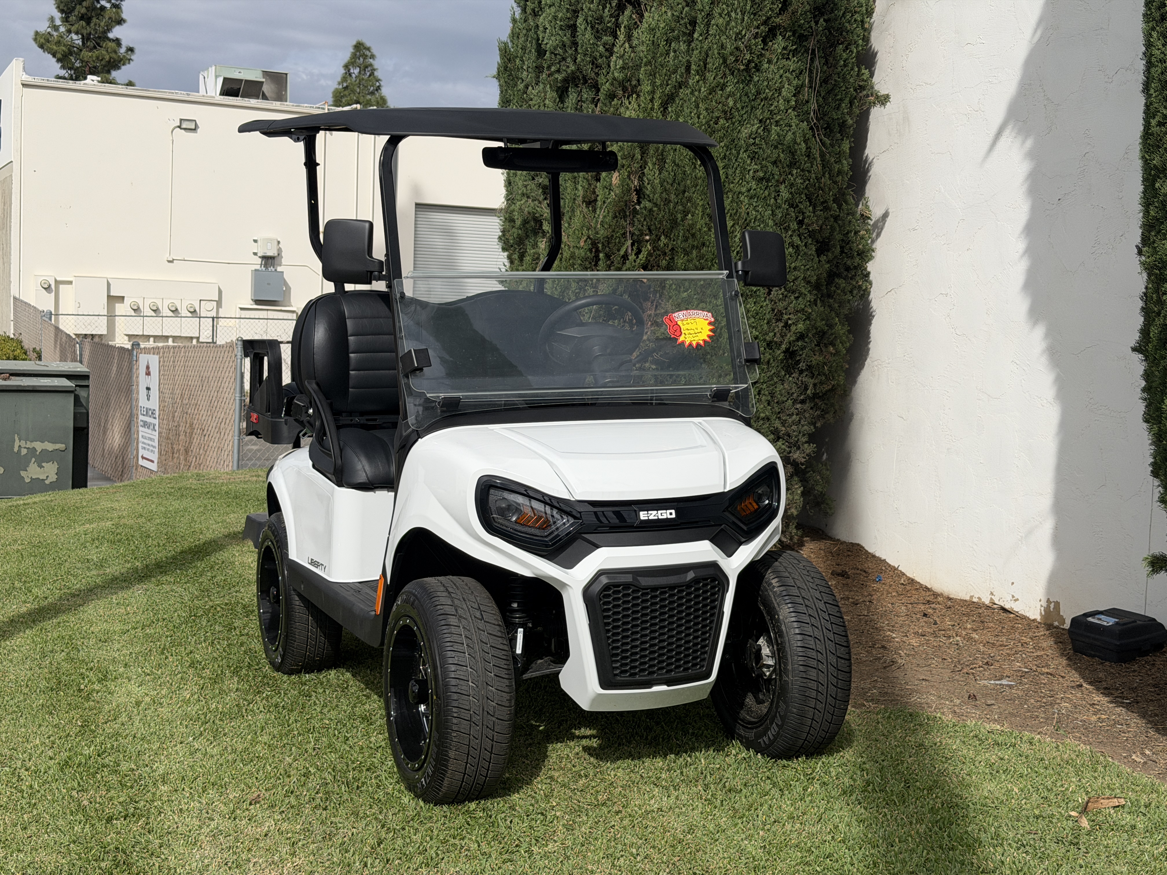 2027 E-Z-GO Liberty 4 X ELiTE Lithium Powertrain STREET LEGAL