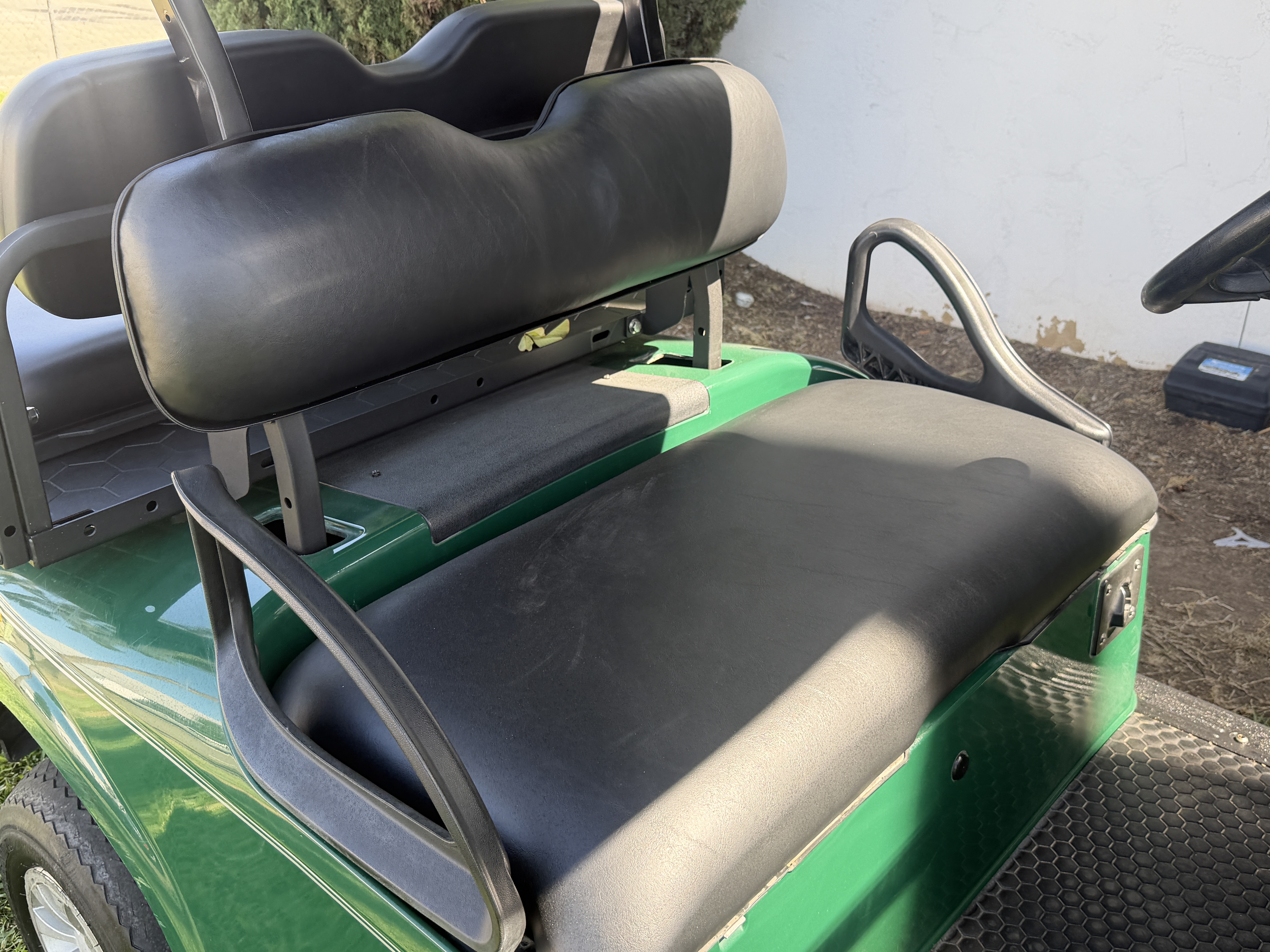 2024 E-Z-GO Freedom RXV ELiTE Lithium Golf Car - Electric