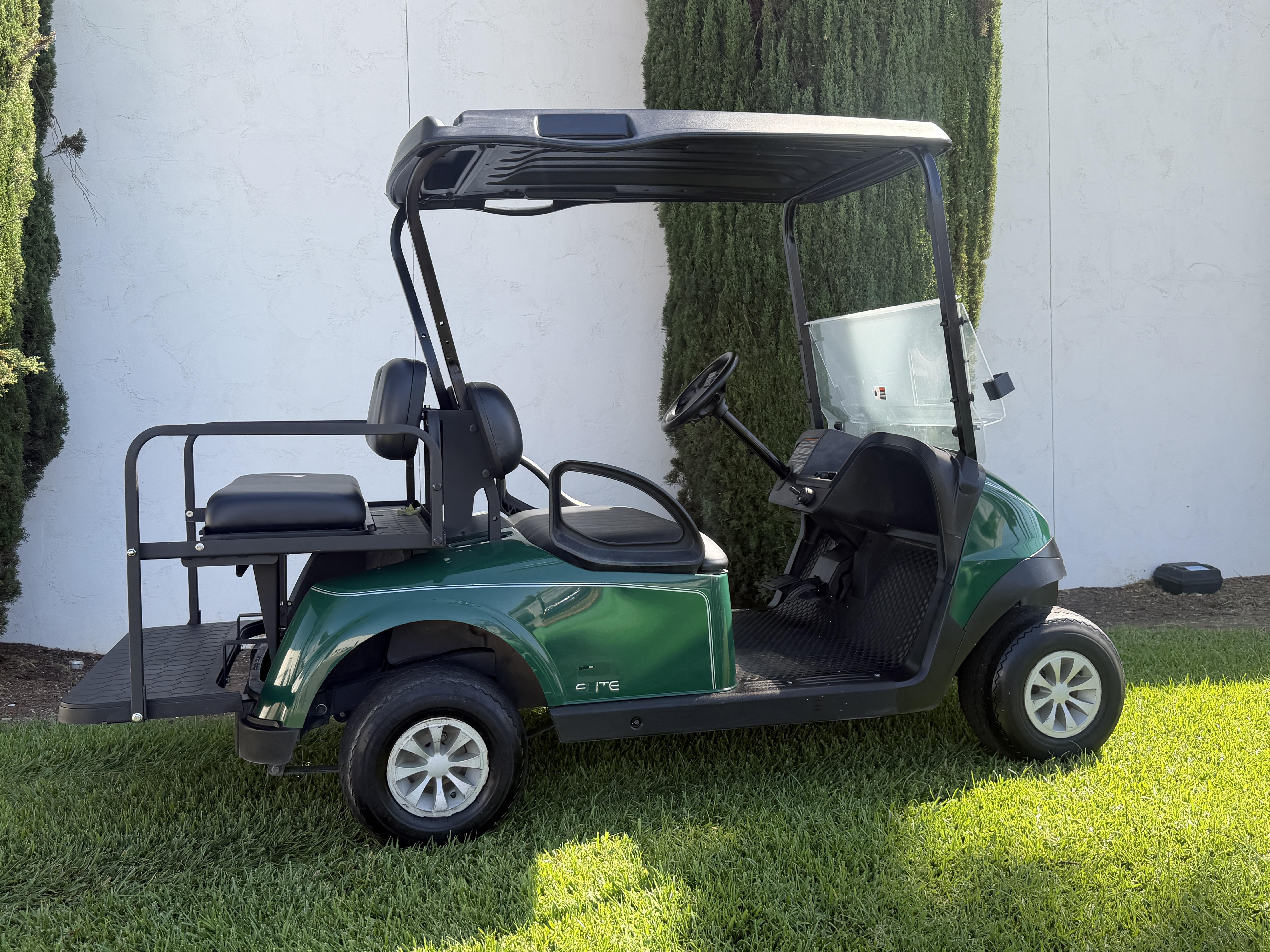 2024 E-Z-GO Freedom RXV ELiTE Lithium Golf Car - Electric