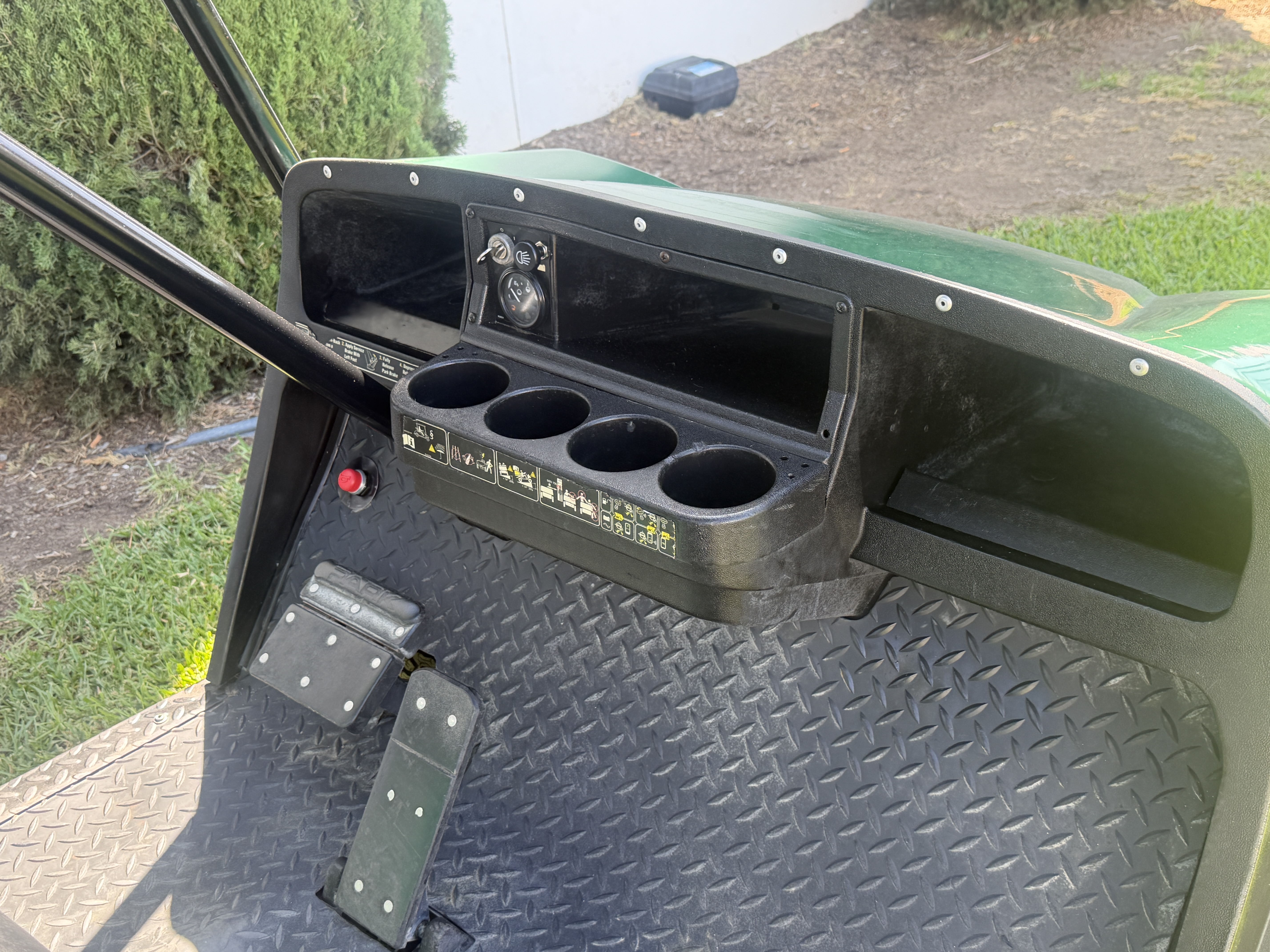 2016 Cushman Hauler PRO Golf Car