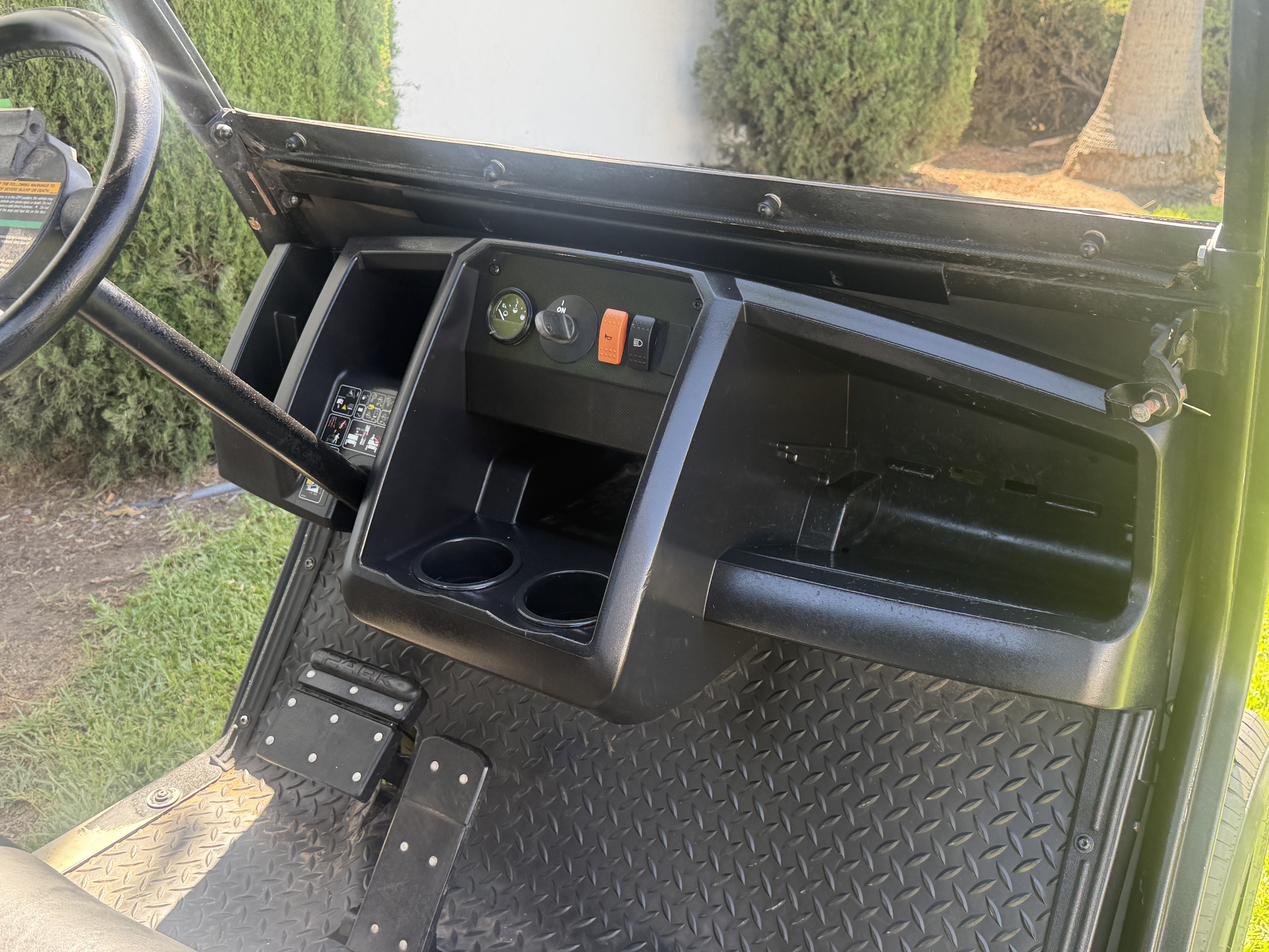2020 Cushman Hauler 1200 Golf Car - Gas